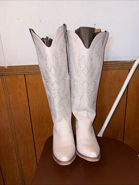 Women's White Over-the-Knee Western Boots - Classic Embroidered Shaft